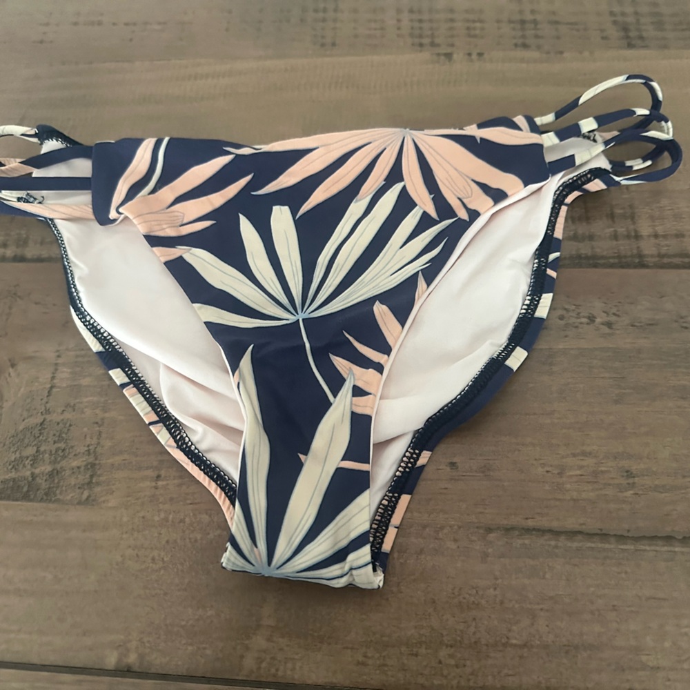 L*Space Polynesian Palm Kennedy Bottom Full Cut Medium